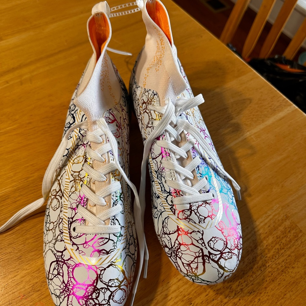 Colorful Patterned Athletic Shoes - image 4